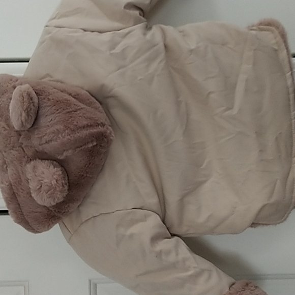 B Boys 9mo Faux Fur Lined Jacket with Bear Hood. 9M - Picture 10 of 10